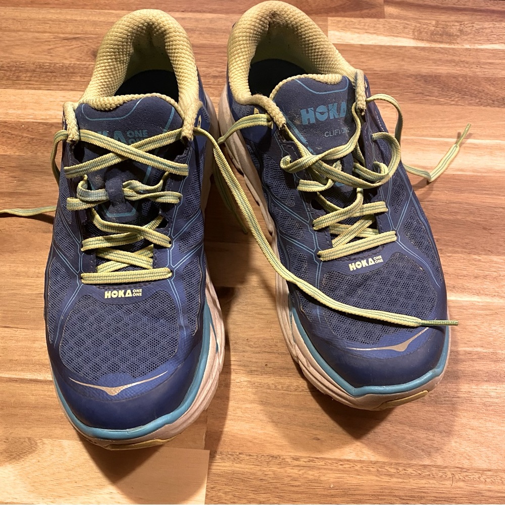 Hoka Clifton 2 women’s size 9.5
